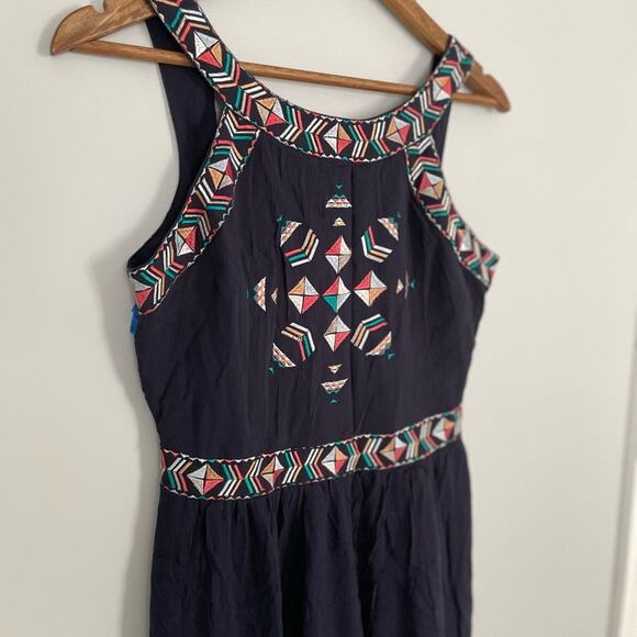 💗 3/$10 💗 NEW cupcakes & cashmere Sleeveless Embroidered Maxi Dress Size 2 - Picture 10 of 13